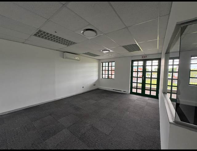 232M² OFFICE TO LET IN CLAREMONT