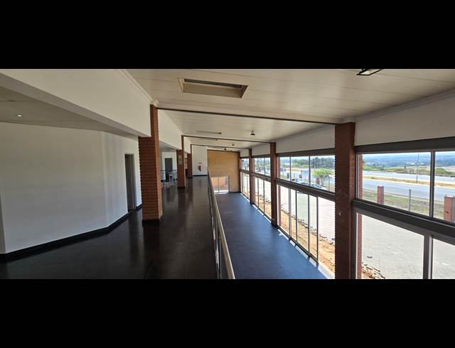 600M² SHOWROOM TO LET IN KYA SANDS