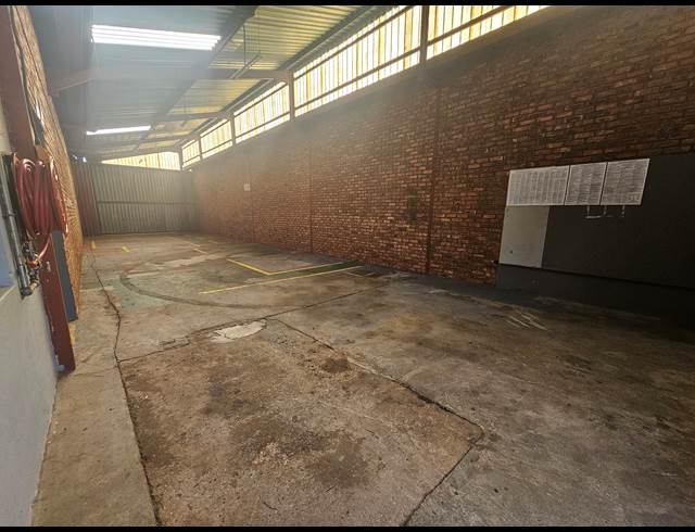 150M² FACTORY TO LET IN ANDERBOLT