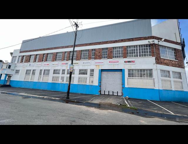1,660M² WAREHOUSE TO LET IN VILLAGE DEEP