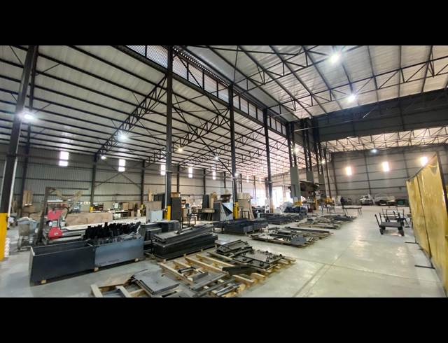 3,858M² WAREHOUSE TO LET IN KNOPJESLAAGTE