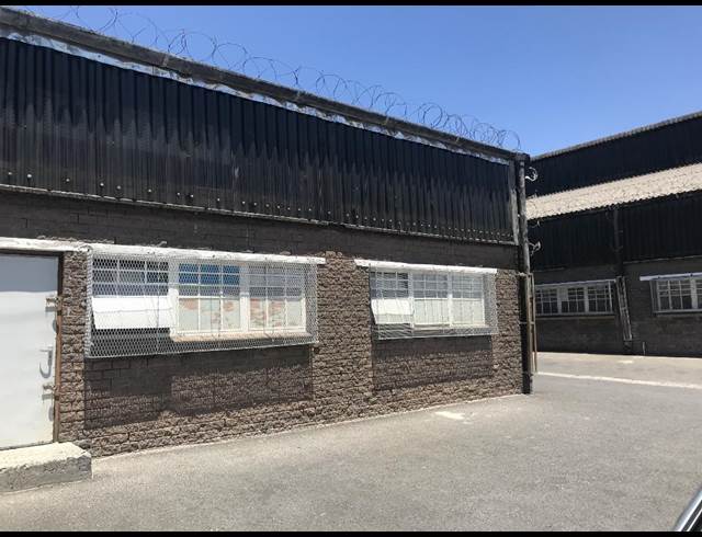 270M² WAREHOUSE TO LET IN ATHLONE INDUSTRIAL