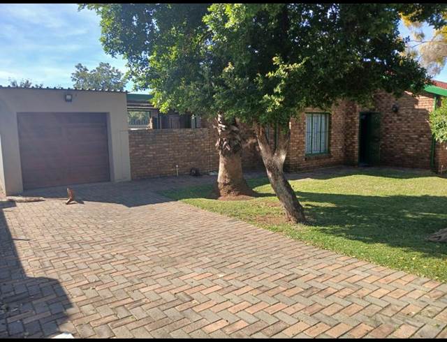 2 BEDROOM PROPERTY TO RENT IN THERESA PARK