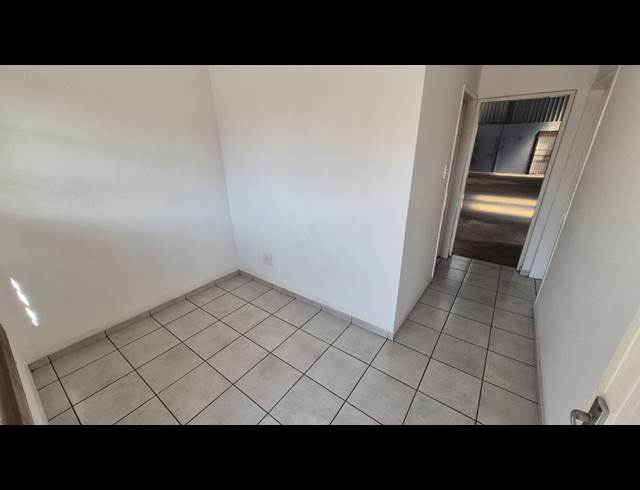 264M² FACTORY TO LET IN ANDERBOLT