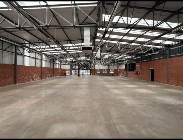 735M² WAREHOUSE TO LET IN STRIJDOMPARK