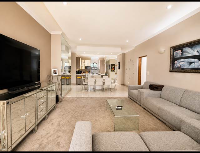 3 BEDROOM APARTMENT TO LET IN MORNINGSIDE