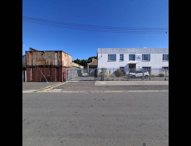 1,300M² WAREHOUSE TO LET IN STIKLAND INDUSTRIAL