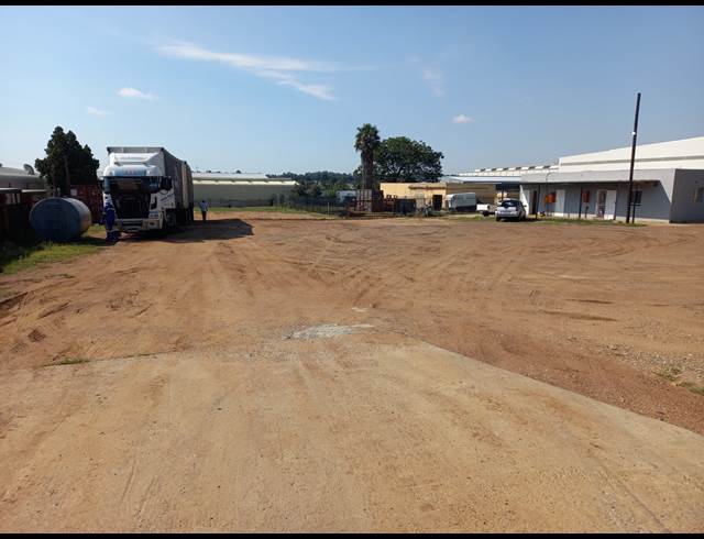 3,350M² WAREHOUSE TO LET IN POMONA