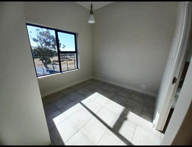 2 BEDROOM PROPERTY TO RENT IN GREENBAY ECO ESTATE