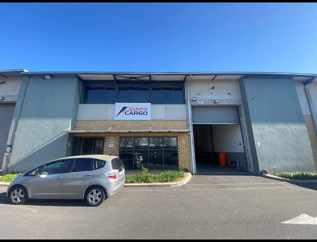 404M² WAREHOUSE TO LET IN AIRPORT INDUSTRIA