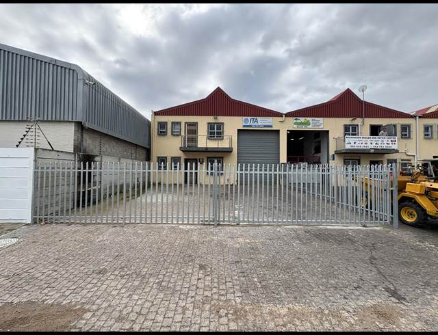 290M² WAREHOUSE TO LET IN STRAND CENTRAL