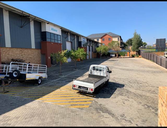 4,917M² WAREHOUSE TO LET IN LASER PARK