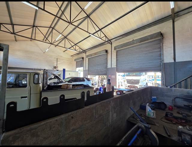 4,000M² WAREHOUSE TO LET IN STRAND CENTRAL