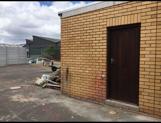 126M² WAREHOUSE TO LET IN DIEP RIVER