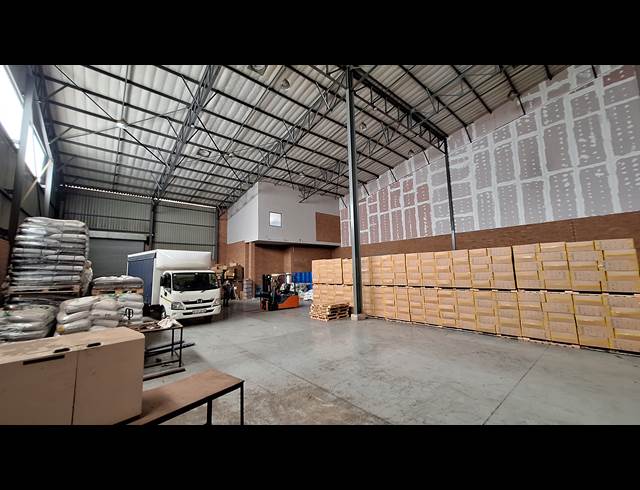 1,378M² FACTORY TO LET IN COSMO BUSINESS PARK
