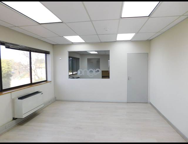 878M² OFFICE TO LET IN FERNDALE