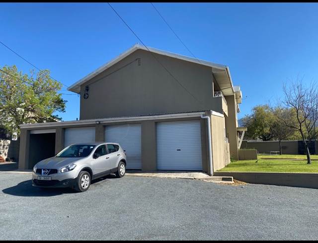 2 bed property to rent in LANGERUG