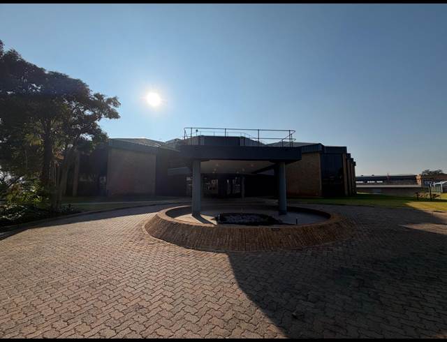 7,892M² WAREHOUSE TO LET IN RANDJESPARK