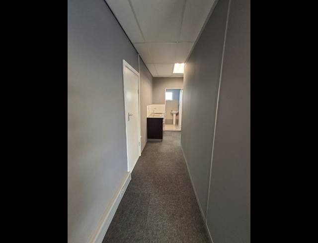 60.50M² RETAIL TO LET IN GONUBIE