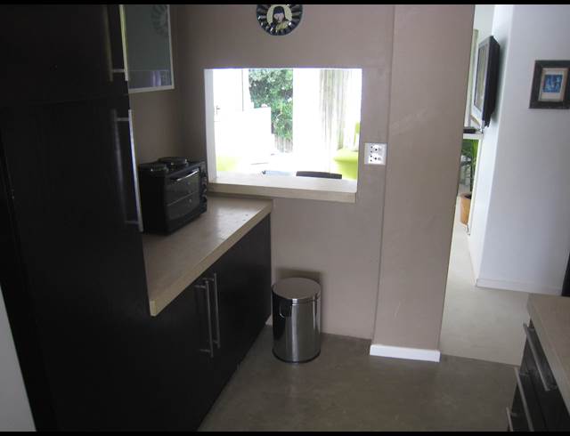 2 bed property to rent in HOUT BAY