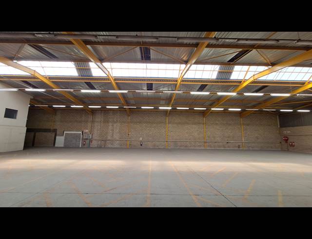 1,046M² WAREHOUSE TO LET IN ROBERTVILLE