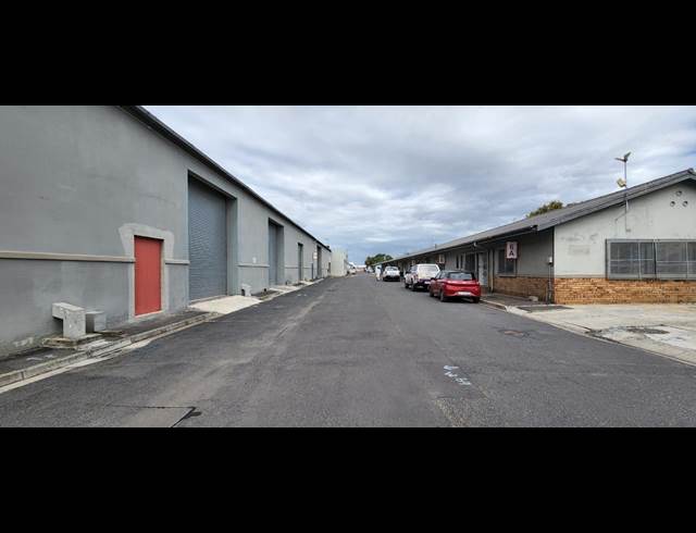 2,074M² WAREHOUSE TO LET IN BLACKHEATH INDUSTRIAL