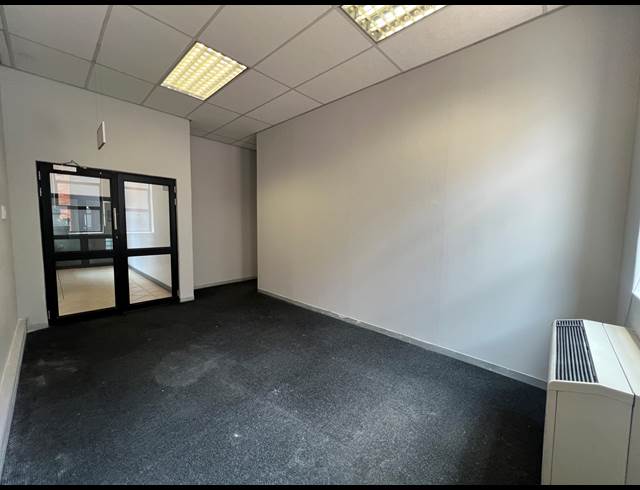 140M² OFFICE TO LET IN HIGHVELD