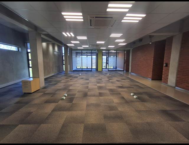 678M² OFFICE TO LET IN BEACON BAY