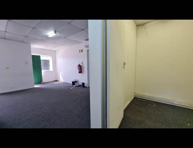 595M² WAREHOUSE TO LET IN OTTERY EAST
