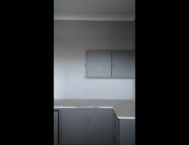 1 bed property to rent in FLORIDA