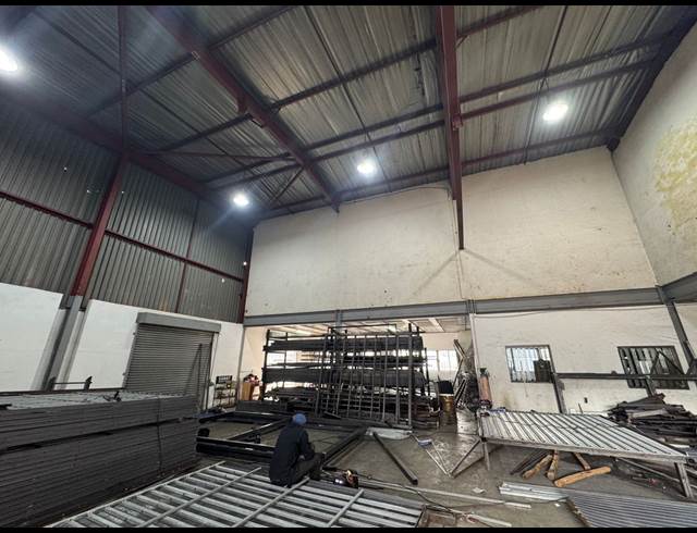 650M² WAREHOUSE TO LET IN WYNBERG
