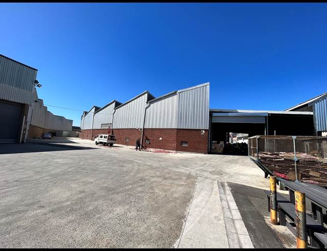 5,552M² WAREHOUSE TO LET IN EPPING INDUSTRIAL