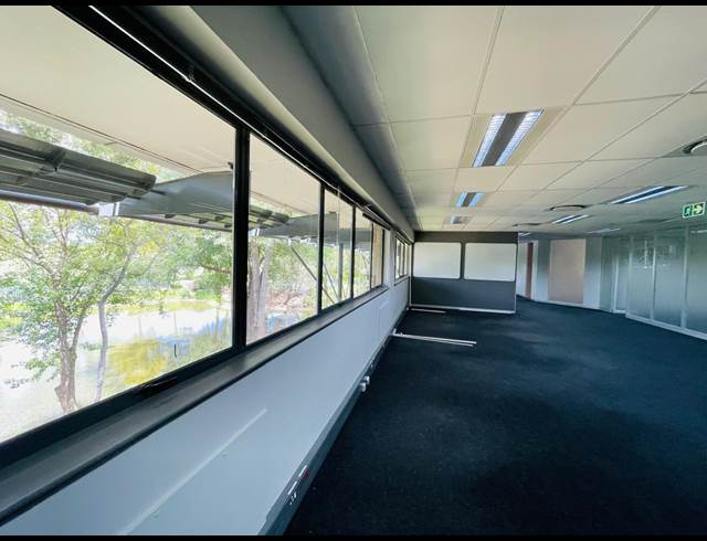 517M² OFFICE TO LET IN RANDJESPARK