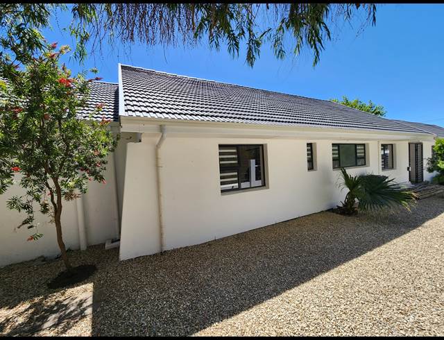 4 bed property to rent in BERGVLIET