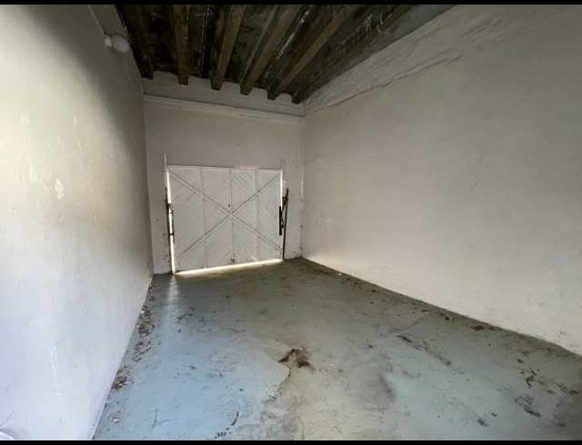 433M² BUILDING TO LET IN VREDEHOEK