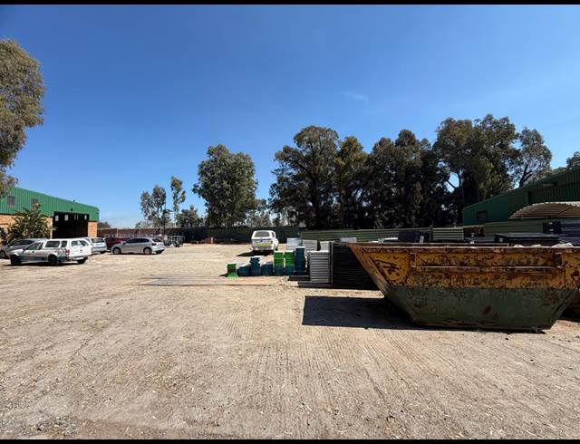 800M² WAREHOUSE TO LET IN CLAYVILLE