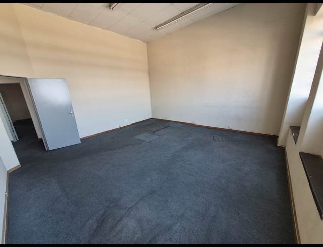 900M² WAREHOUSE TO LET IN BENROSE