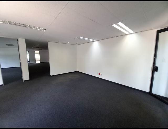 360M² OFFICE TO LET IN BRYANSTON