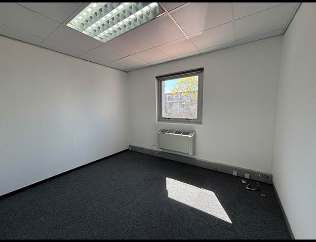 254M² OFFICE TO LET IN TYGER VALLEY