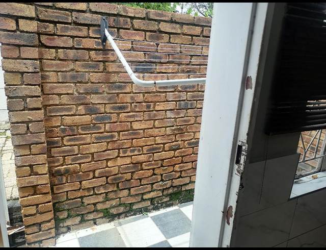 1 bed property to rent in WINCHESTER HILLS