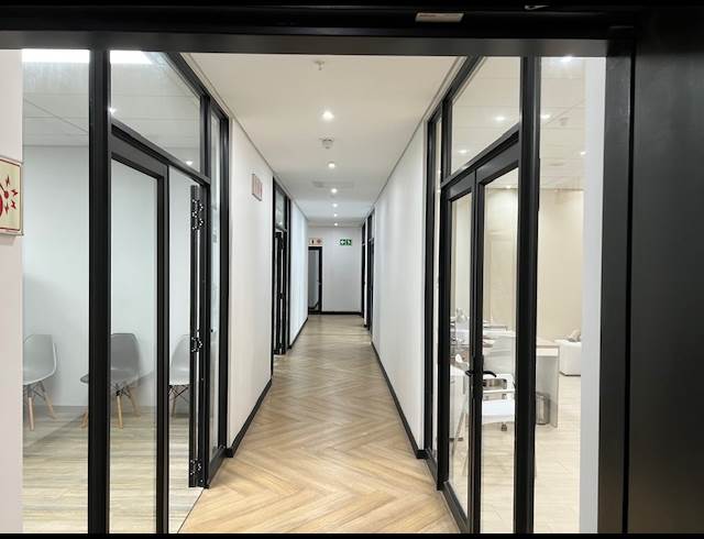 98M² MEDICAL SUITE TO LET IN OTTERY