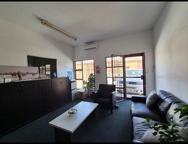 250M² WAREHOUSE TO LET IN ALLANDALE
