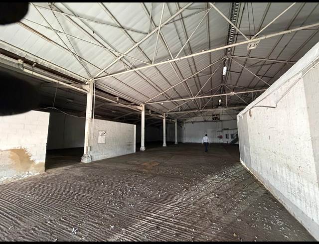 1,000M² WAREHOUSE TO LET IN SPRINGFIELD