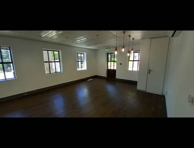 378M² OFFICE TO LET IN BRYANSTON
