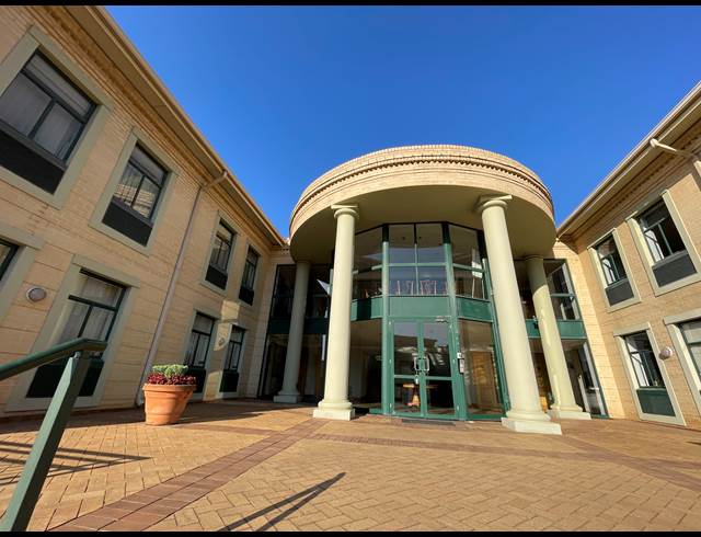 160M² OFFICE TO LET IN BRYANSTON