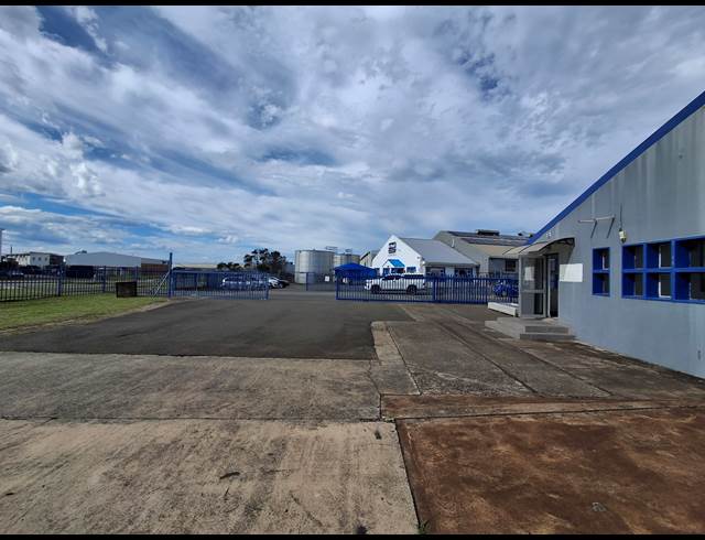 2,563M² WAREHOUSE TO LET IN WOODBROOK