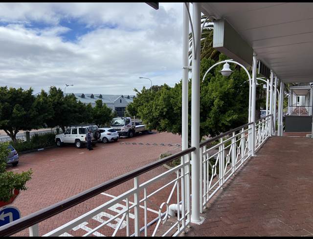 50M² OFFICE TO LET IN WESTLAKE