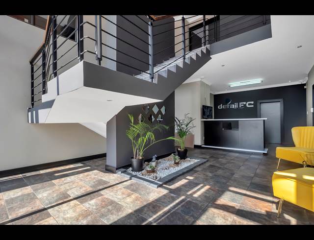 375M² OFFICE TO LET IN MELROSE