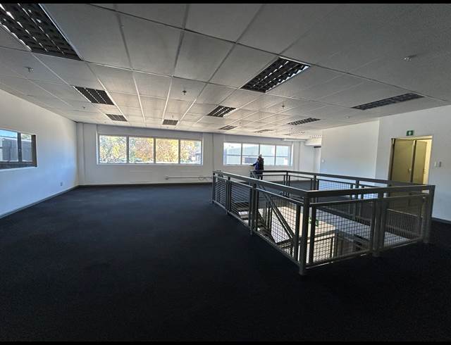 1,008M² WAREHOUSE TO LET IN ISANDO