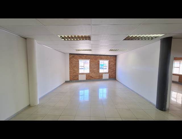 2,700M² FACTORY TO LET IN STORMILL